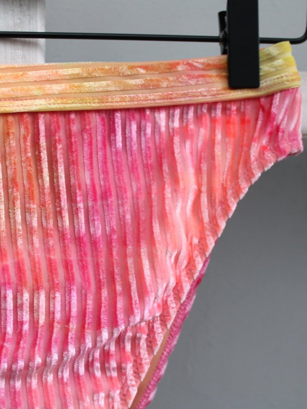 Dippin Daisys Pink Orange High-Rise Velvet Tie Dye Sunrise 2 Piece Bikini Small - Picture 9 of 15